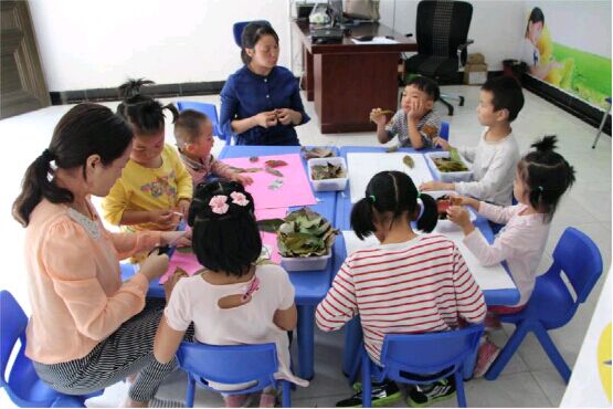 我们要开始做树叶粘贴画啦