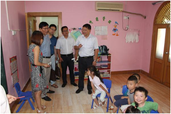 伍家岗区委到我中心调研