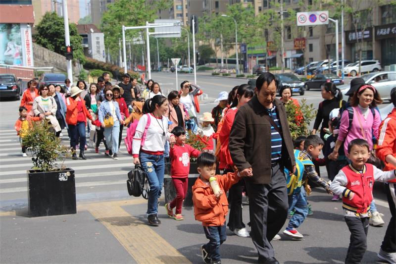 风筝DIY亲子活动