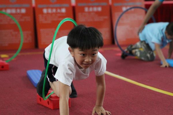 启梦康复中心儿童代表参加特奥日运动会